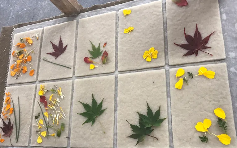 和紙のタペストリー