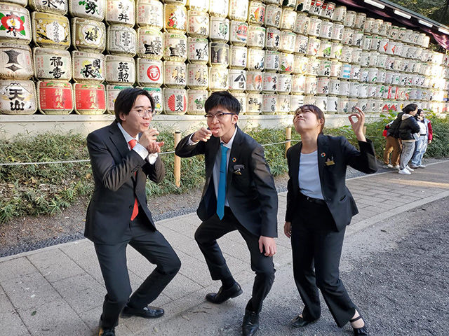 都内研修1日目、明治神宮にて