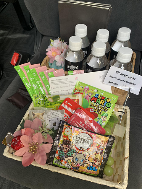 桜をイメージした車内サービスもご用意しております!