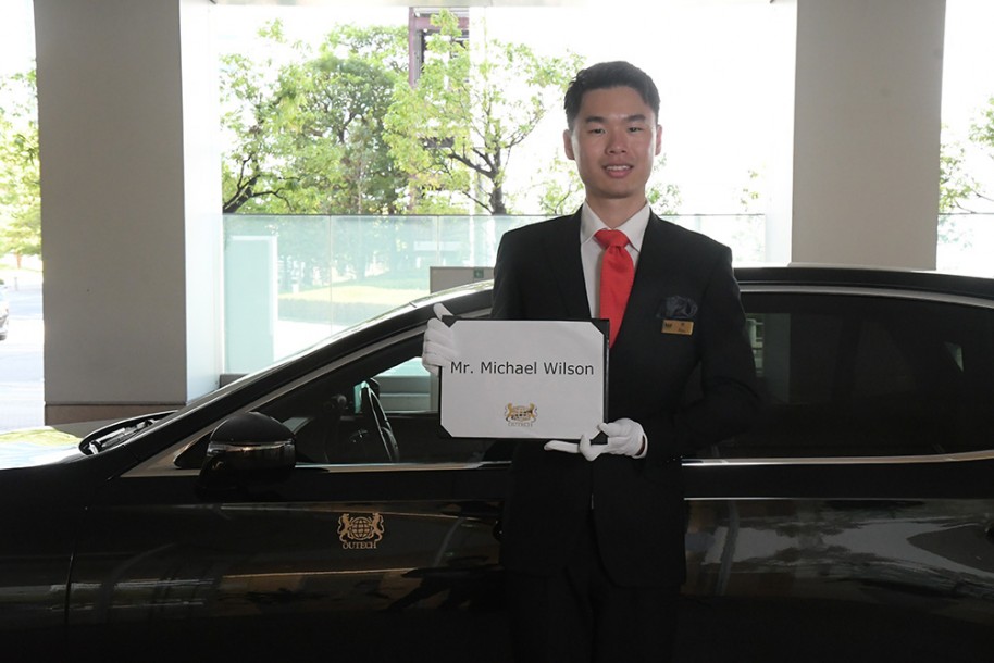 リュウPL提案で車内に桜の装飾をしました!