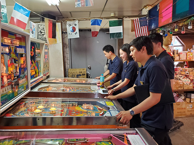 駄菓子屋で下町風情を堪能