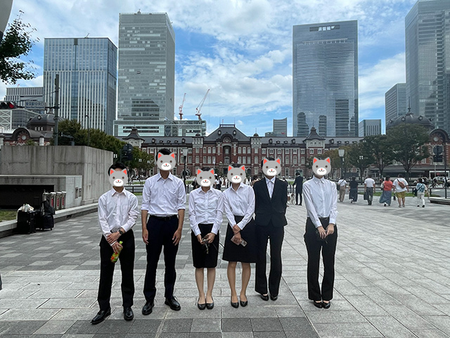 観光添乗 東京駅にて
