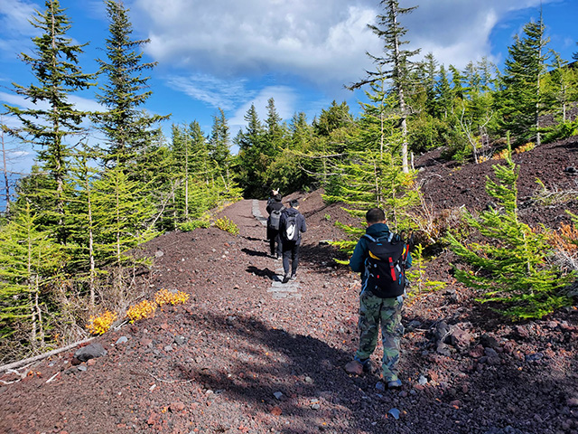 御中道を歩いて散策