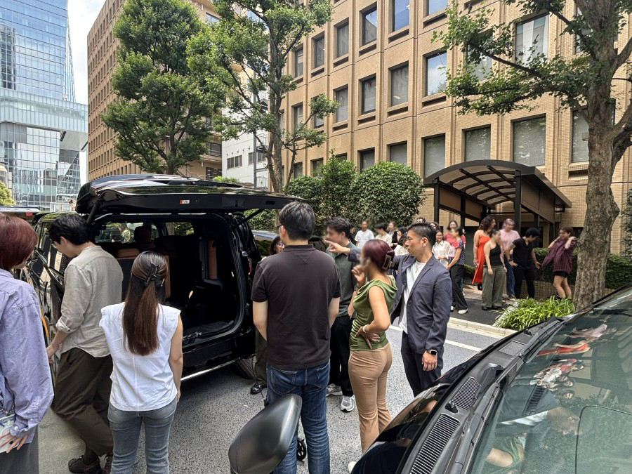 旅行会社へ出向いての車両お披露目会