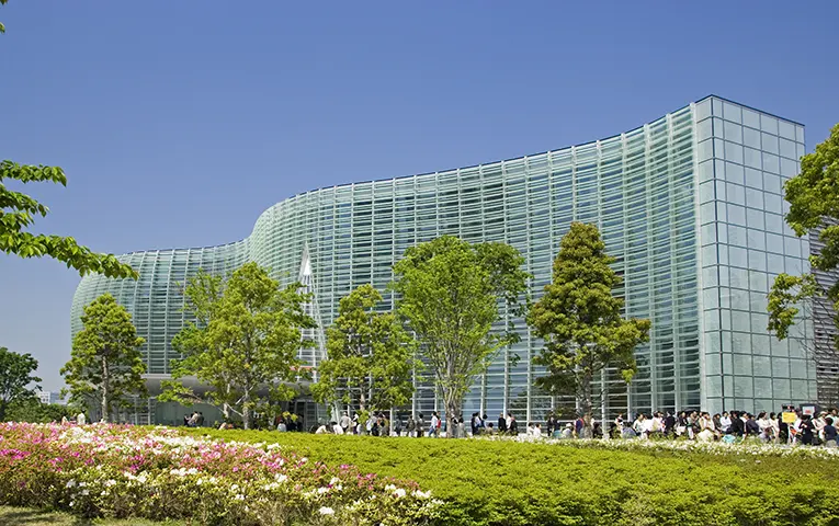 国立新美術館
