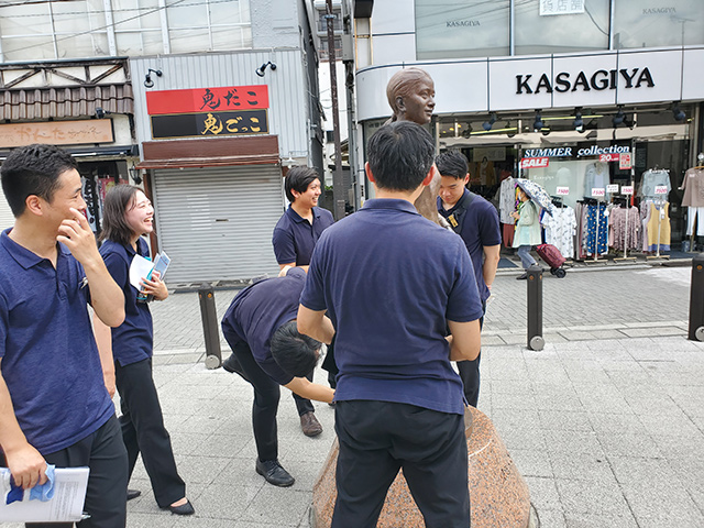 寅さんの妹、さくらの銅像
