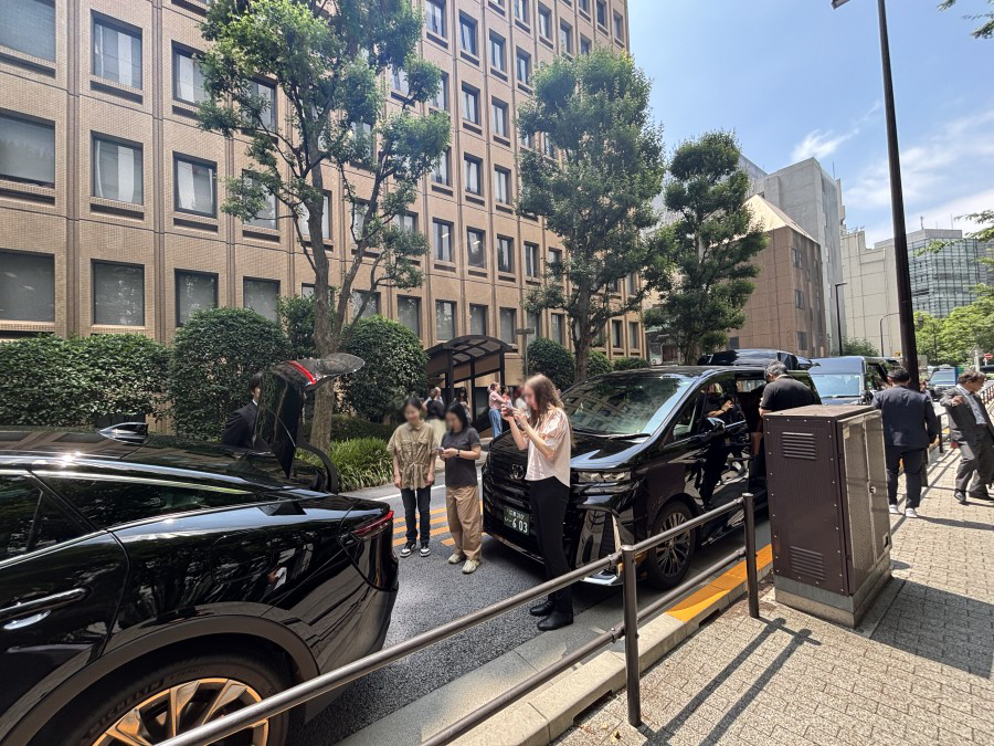 旅行会社へ出向いての車両お披露目会
