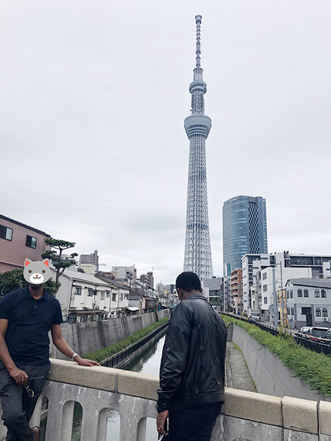 ハイヤーによる東京観光ツアー、東京スカイツリーにて