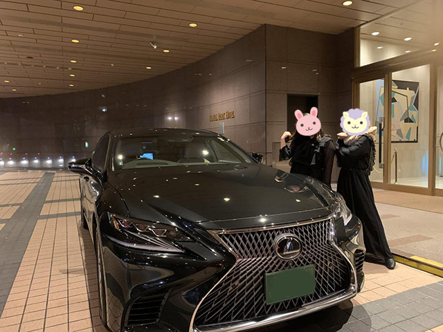 ご乗車された車と一緒に記念撮影