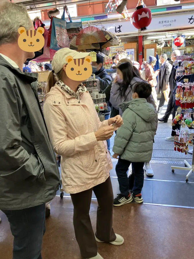 仲見世をご案内