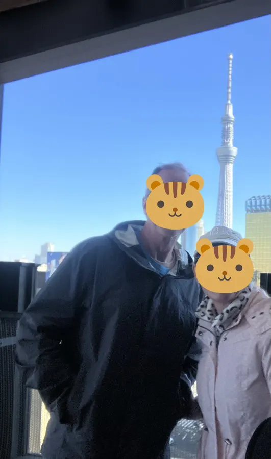 スカイツリーを背景に